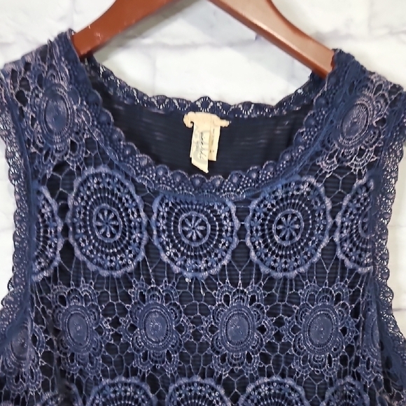Gimmicks by BKE Lace Fringe Tank Top - Picture 3 of 8